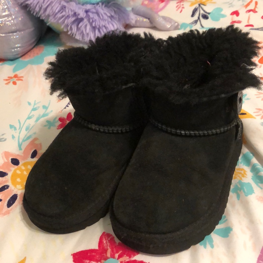 Black toddler ugg